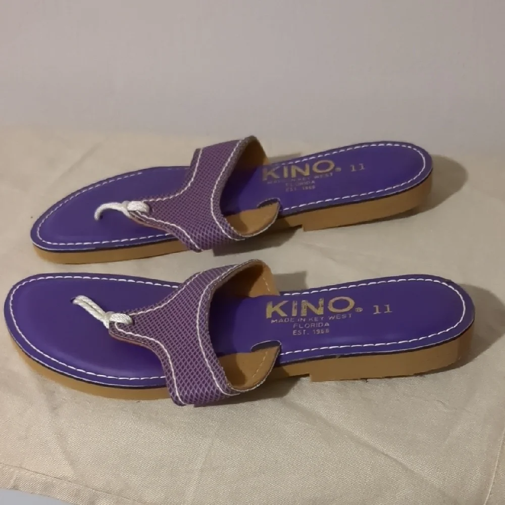 Kino Sandals Women’s Size 11 Purple Leather Flip Flop Thong Sandals Made in Key